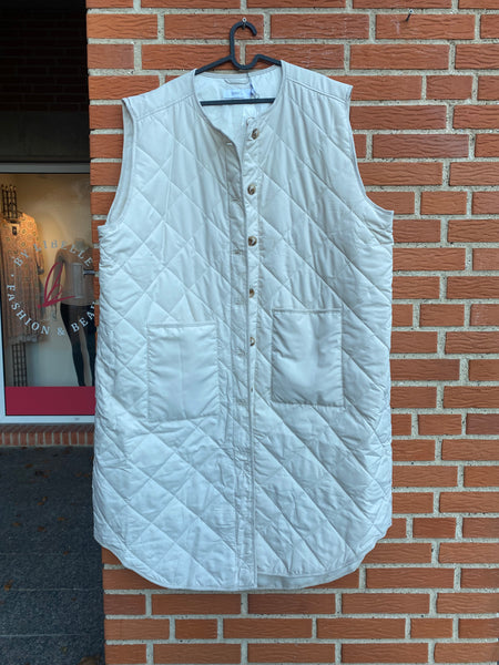 Lang quiltet vest